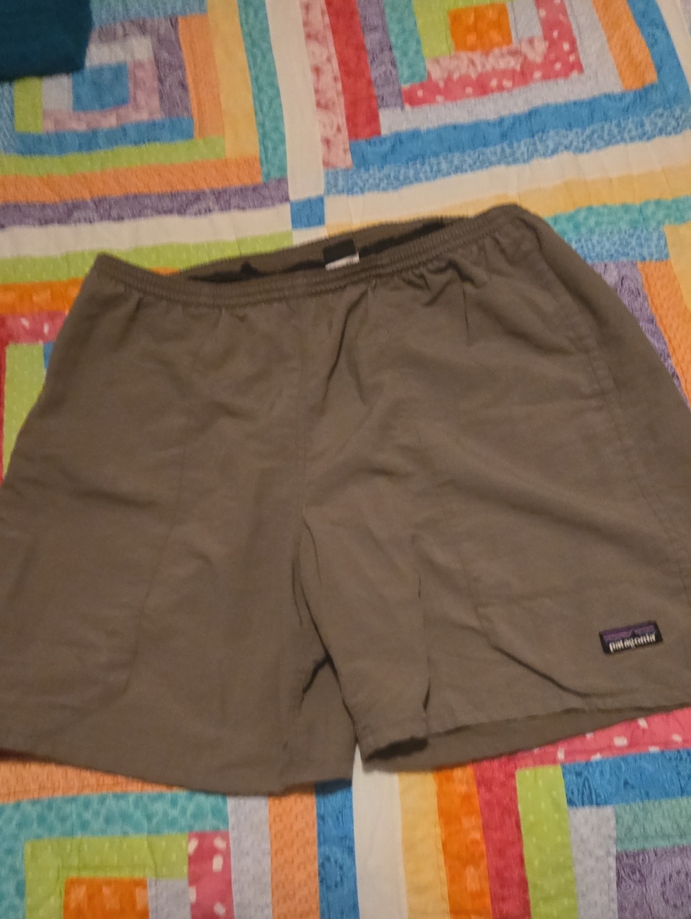 Patagonia Men's Olive Brown Elastic-Waist Hybrid Shorts. Medium.